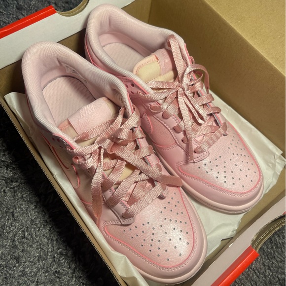 Nike Dunk Low SE - Picture 9 of 15